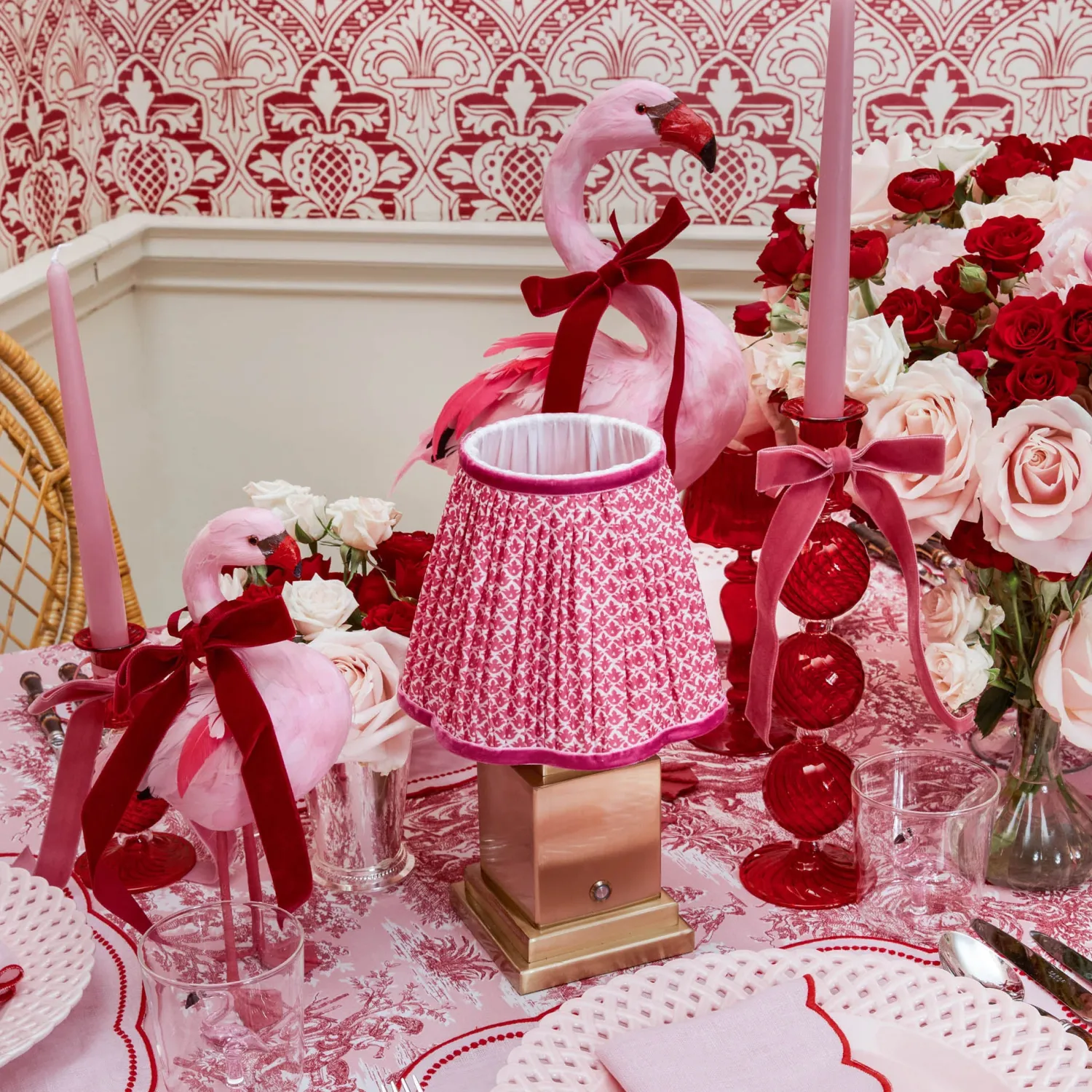 Mrs. Alice Rechargeable Lamp with Raspberry Lotus Shade (18cm)< Rechargeable Table Lamps | Summer Lighting