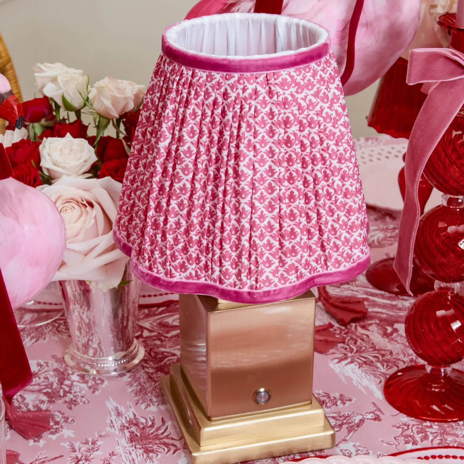 Mrs. Alice Rechargeable Lamp with Raspberry Lotus Shade (18cm)< Rechargeable Table Lamps | Summer Lighting