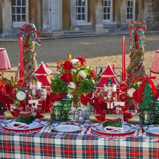 Mrs. Alice Red Bow Laurel Napkins (Set of 4)< Napkins