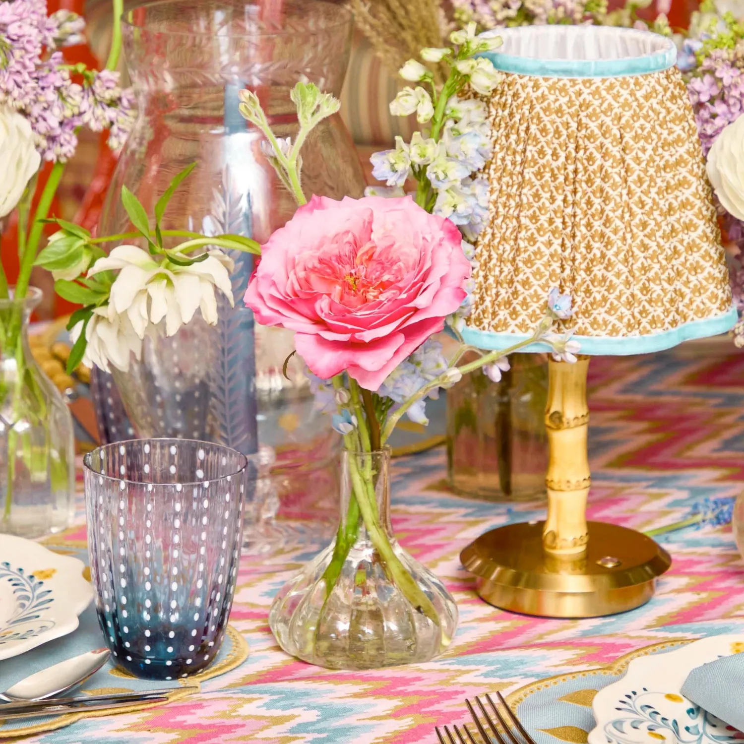 Mrs. Alice Romance Bud Vase (Set of 3)< Vases | Vases & Planters