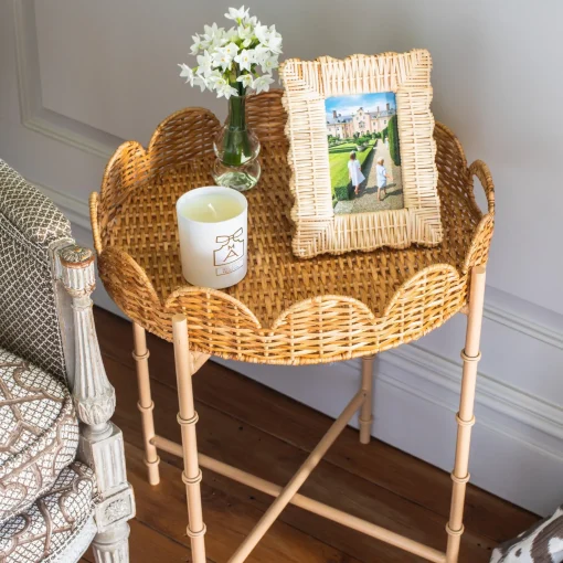 Mrs. Alice Round Scalloped Rattan Tray With Stand< Trays | Trays