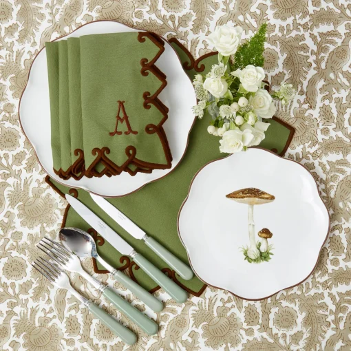 Mrs. Alice Scalloped Mushroom Starter Plate (Brown)< Starter Plates