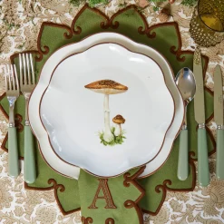 Mrs. Alice Scalloped Mushroom Starter Plate (Brown)< Starter Plates