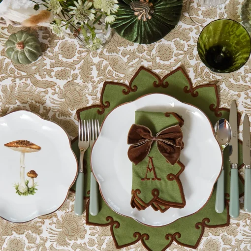 Mrs. Alice Scalloped Mushroom Starter Plate (Brown)< Starter Plates