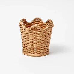 Mrs. Alice Scalloped Rattan Planter< Vases | Vases & Planters