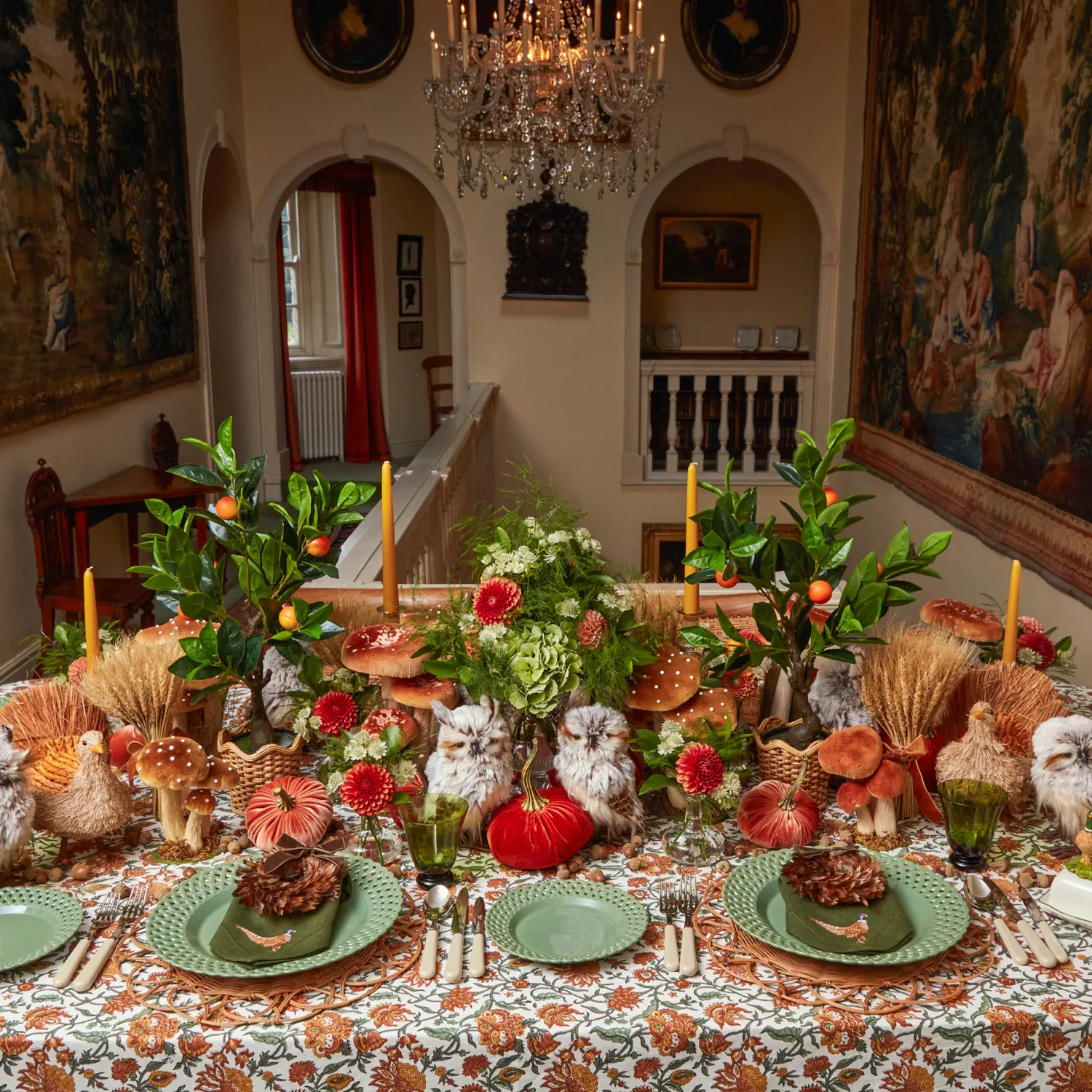 Mrs. Alice Scalloped Rattan Planter< Vases | Vases & Planters