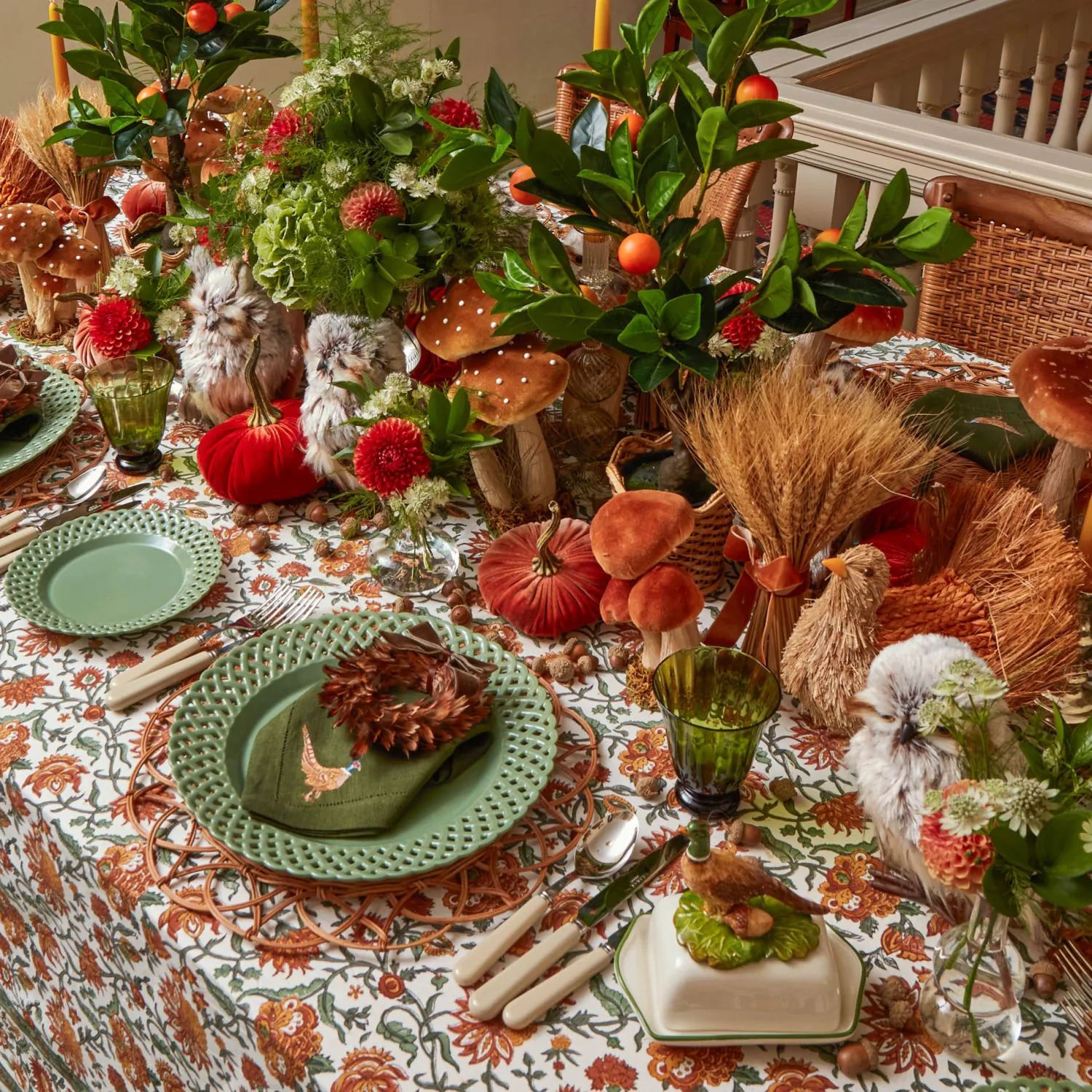 Mrs. Alice Scalloped Rattan Planter< Vases | Vases & Planters