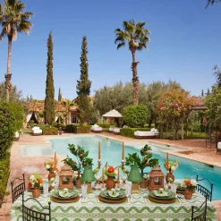 Mrs. Alice Scalloped Rattan Planter< Vases | Vases & Planters