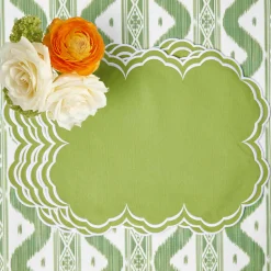 Mrs. Alice Serena Apple Green Scalloped Placemats (Set of 4)< Summer Table Linen | Placemats