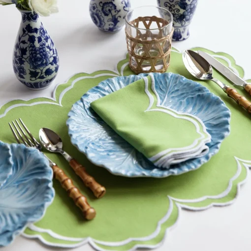 Mrs. Alice Serena Apple Green Scalloped Placemats (Set of 4)< Summer Table Linen | Placemats