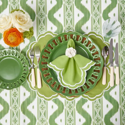 Mrs. Alice Serena Apple Green Scalloped Napkins (Set of 4)< Summer Table Linen | Napkins