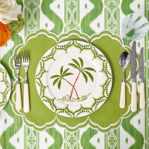 Mrs. Alice Serena Apple Green Scalloped Placemats (Set of 4)< Summer Table Linen | Placemats