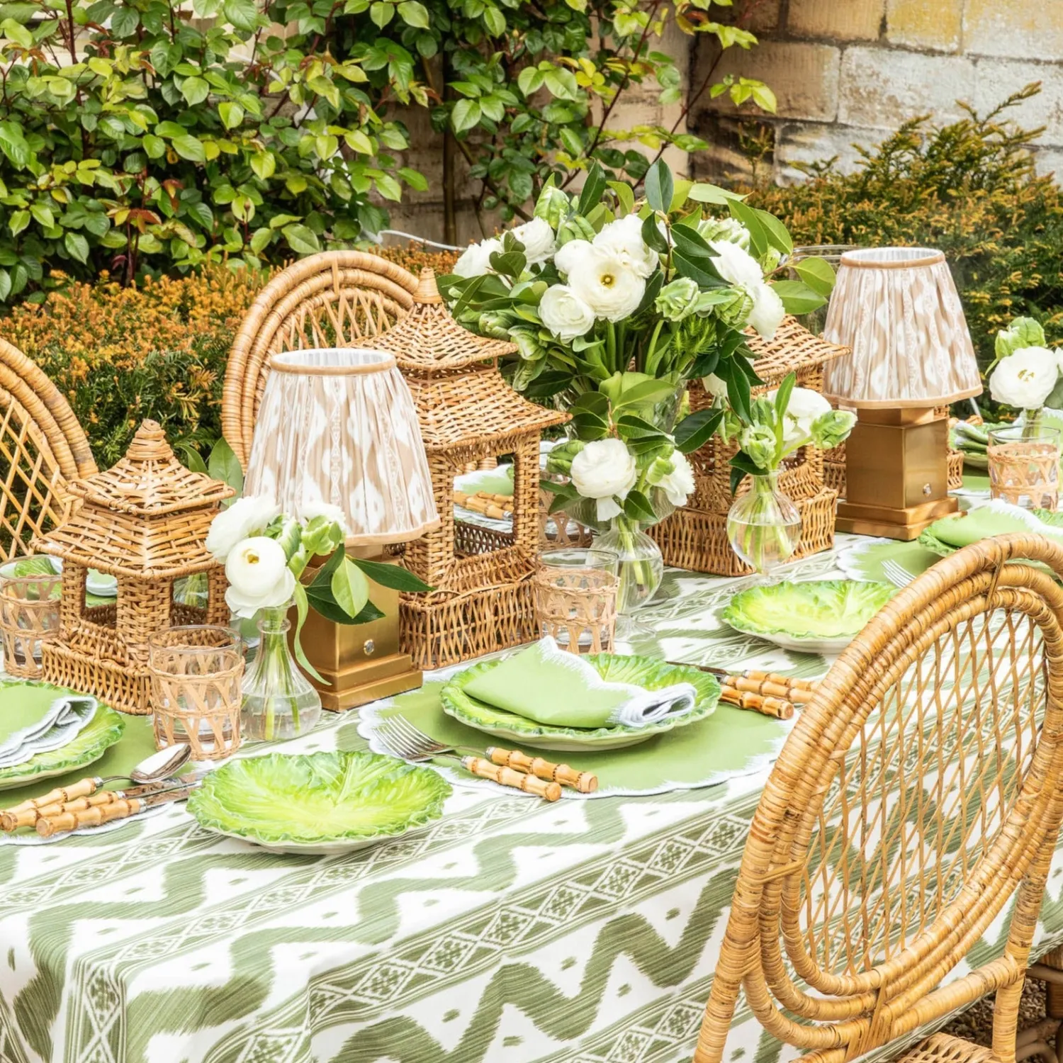 Mrs. Alice Serena Green Cabbage Dinner Plate< Dinner Plates