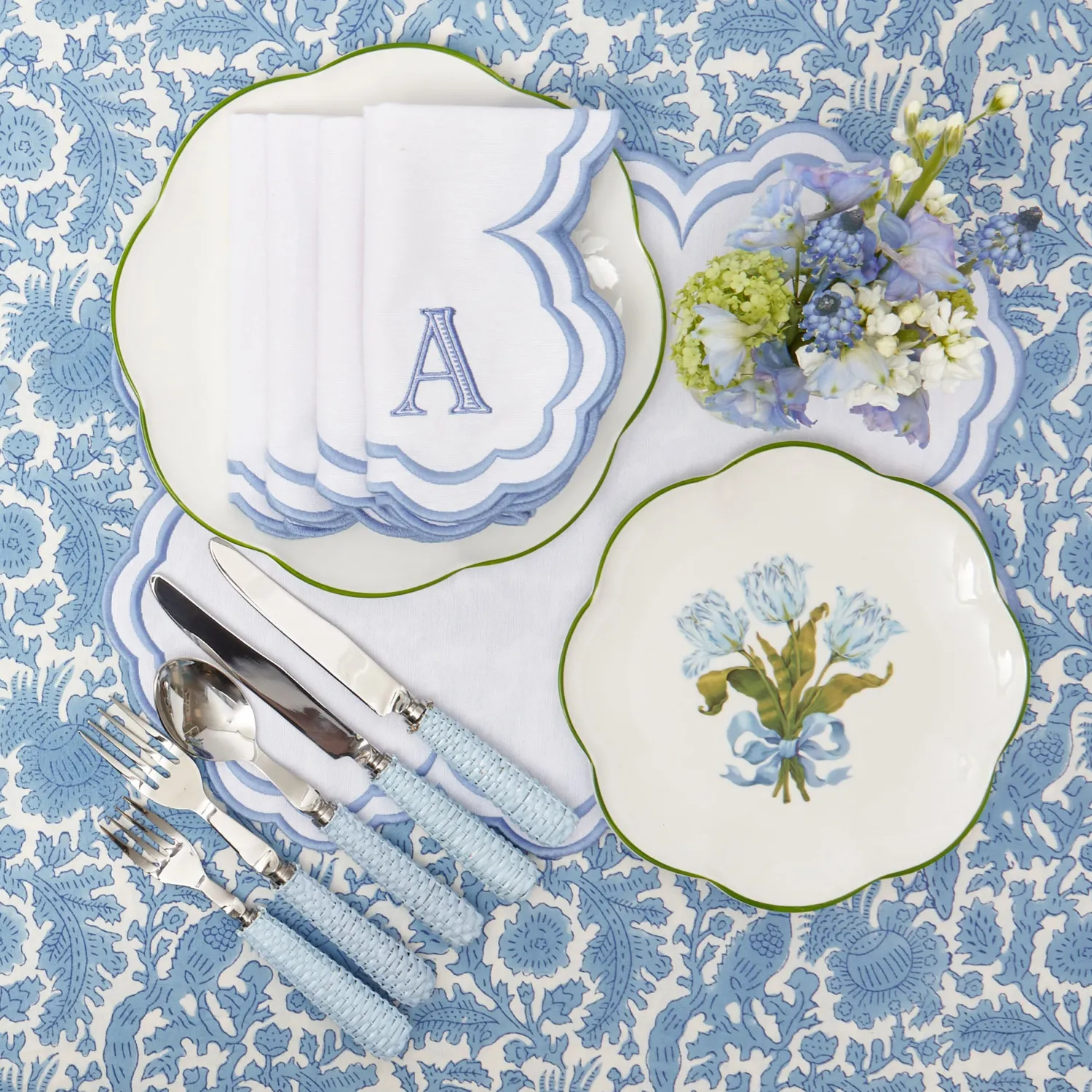 Mrs. Alice Serena White Napkins (Set of 4)< Napkins | Mrs. Alice Monogram
