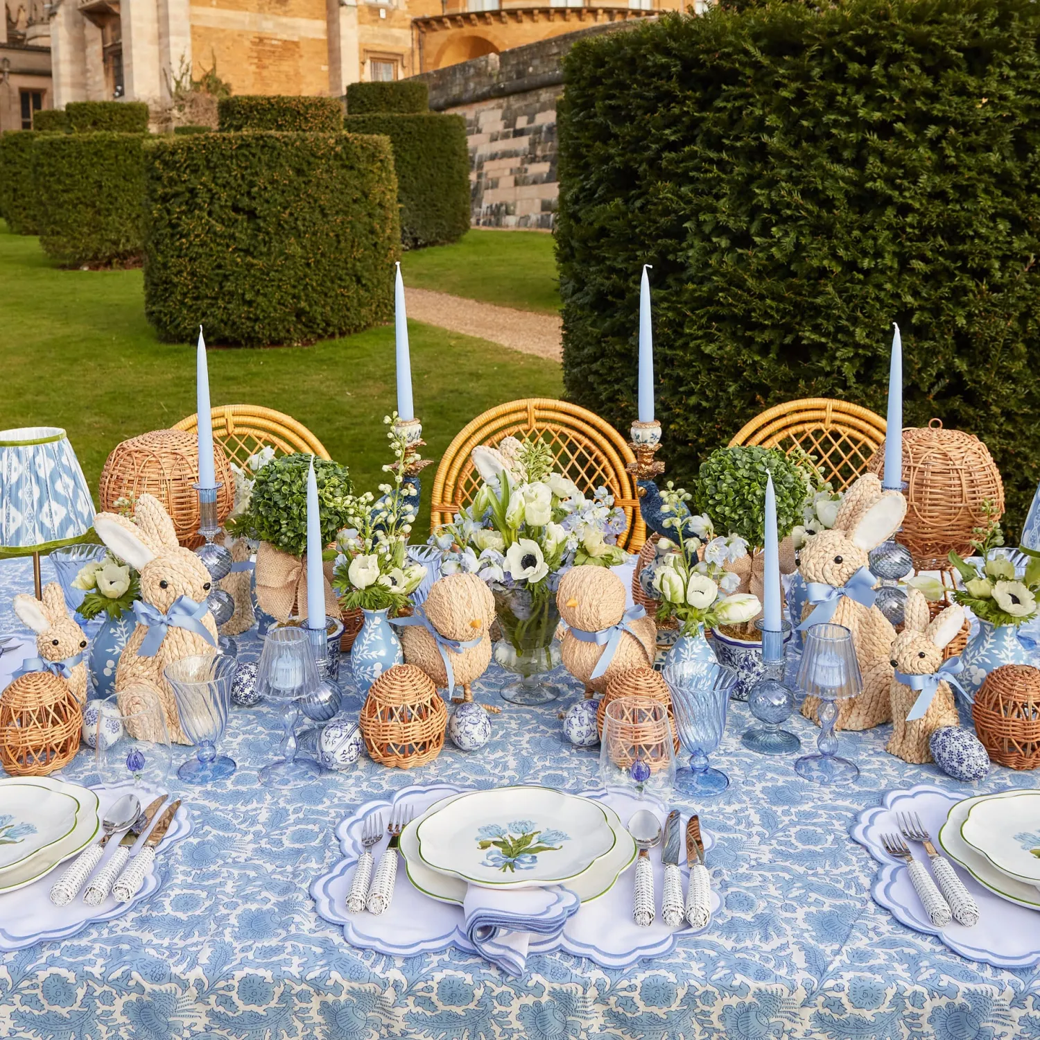 Mrs. Alice Serena White Napkins (Set of 4)< Napkins | Mrs. Alice Monogram