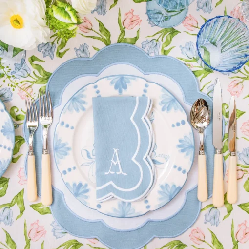 Mrs. Alice Seville Blue Gardênia Dinner Plate< Dinner Plates