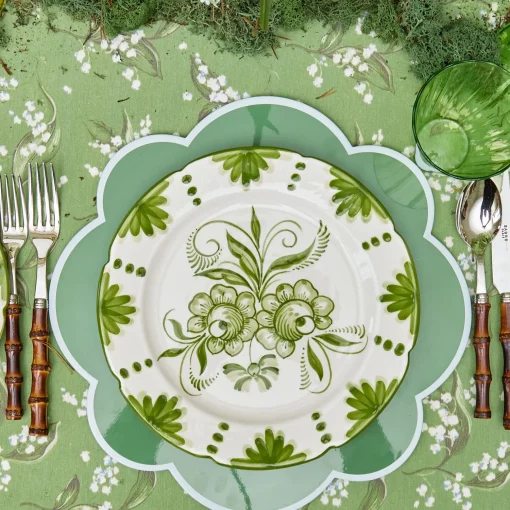 Mrs. Alice Seville Green Gardênia Dinner Plate< Dinner Plates