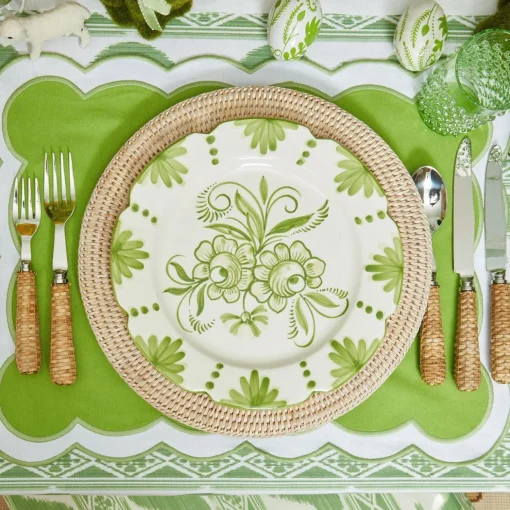 Mrs. Alice Seville Green Gardênia Dinner Plate< Dinner Plates