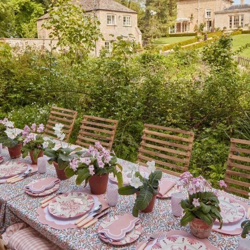Mrs. Alice Seville Pink Gardênia Dinner Plate< Dinner Plates