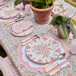 Mrs. Alice Seville Pink Gardênia Dinner Plate< Dinner Plates