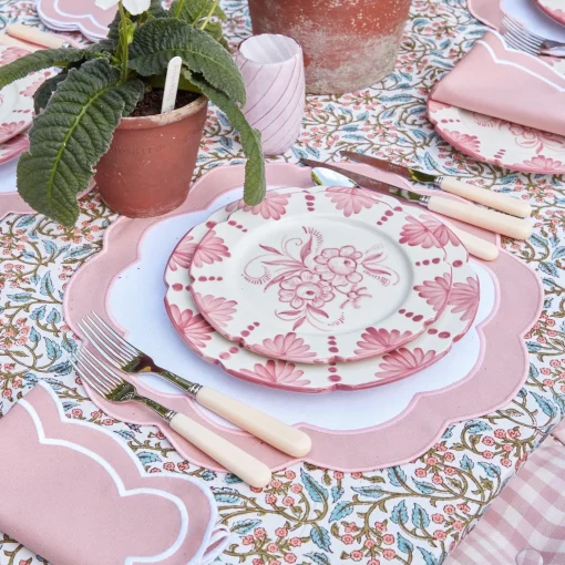 Mrs. Alice Seville Pink Gardênia Starter Plate< Starter Plates