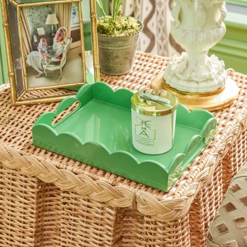 Mrs. Alice Small Green Lacquer Scalloped Tray< Trays | For The Millenial