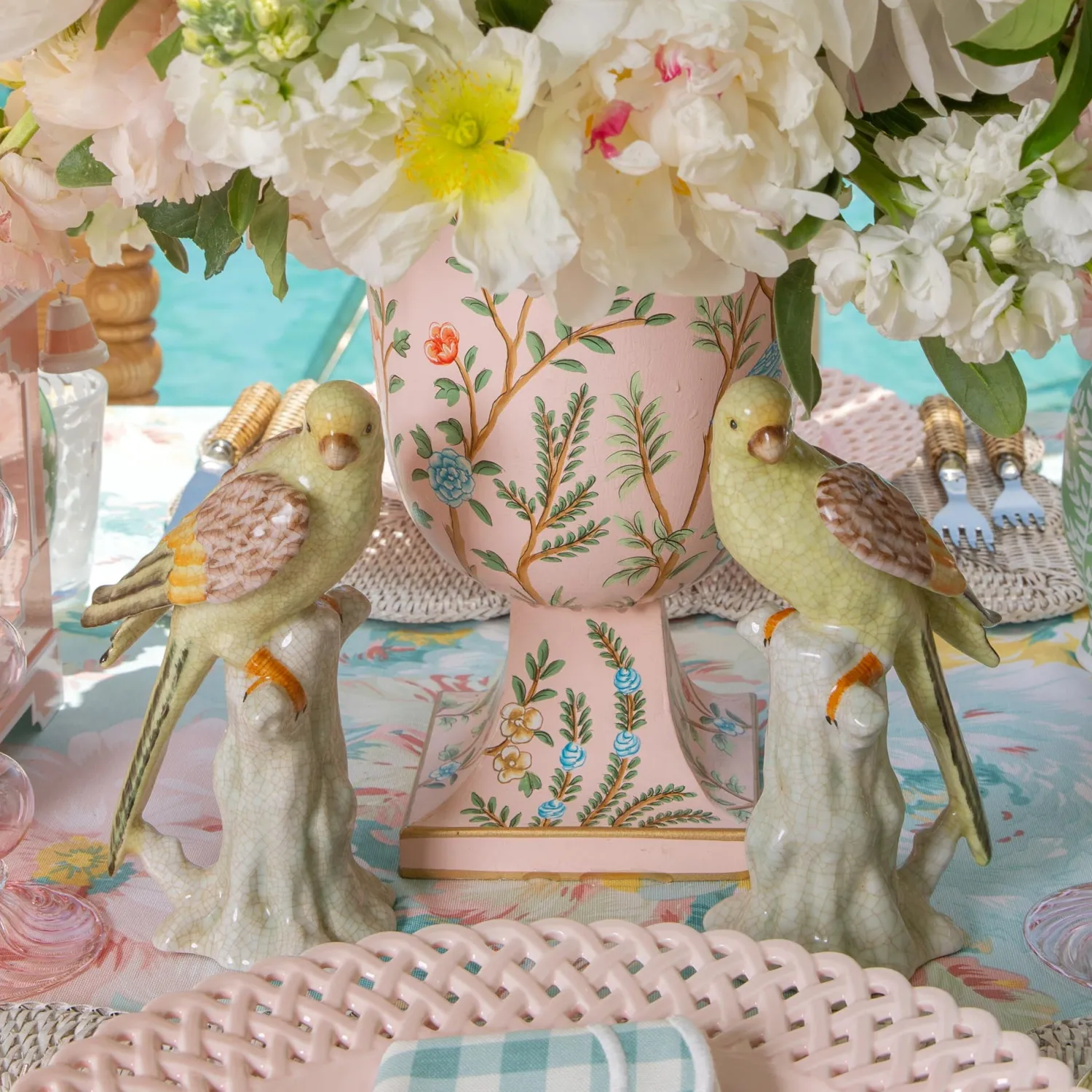 Mrs. Alice Small Pink Chinoiserie Tole Urn Vase< Vases | Vases & Planters