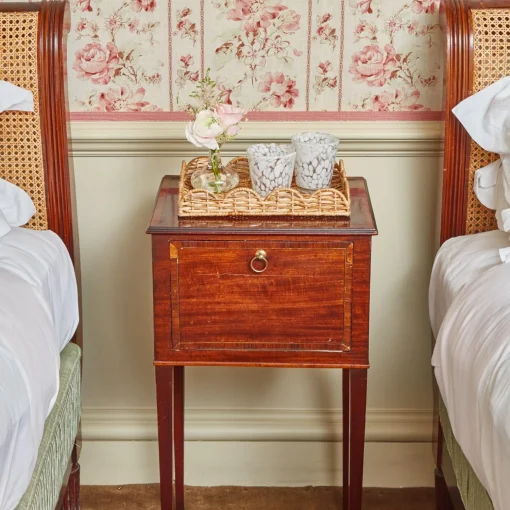 Mrs. Alice Small Scalloped Rattan Tray< Trays | Trays