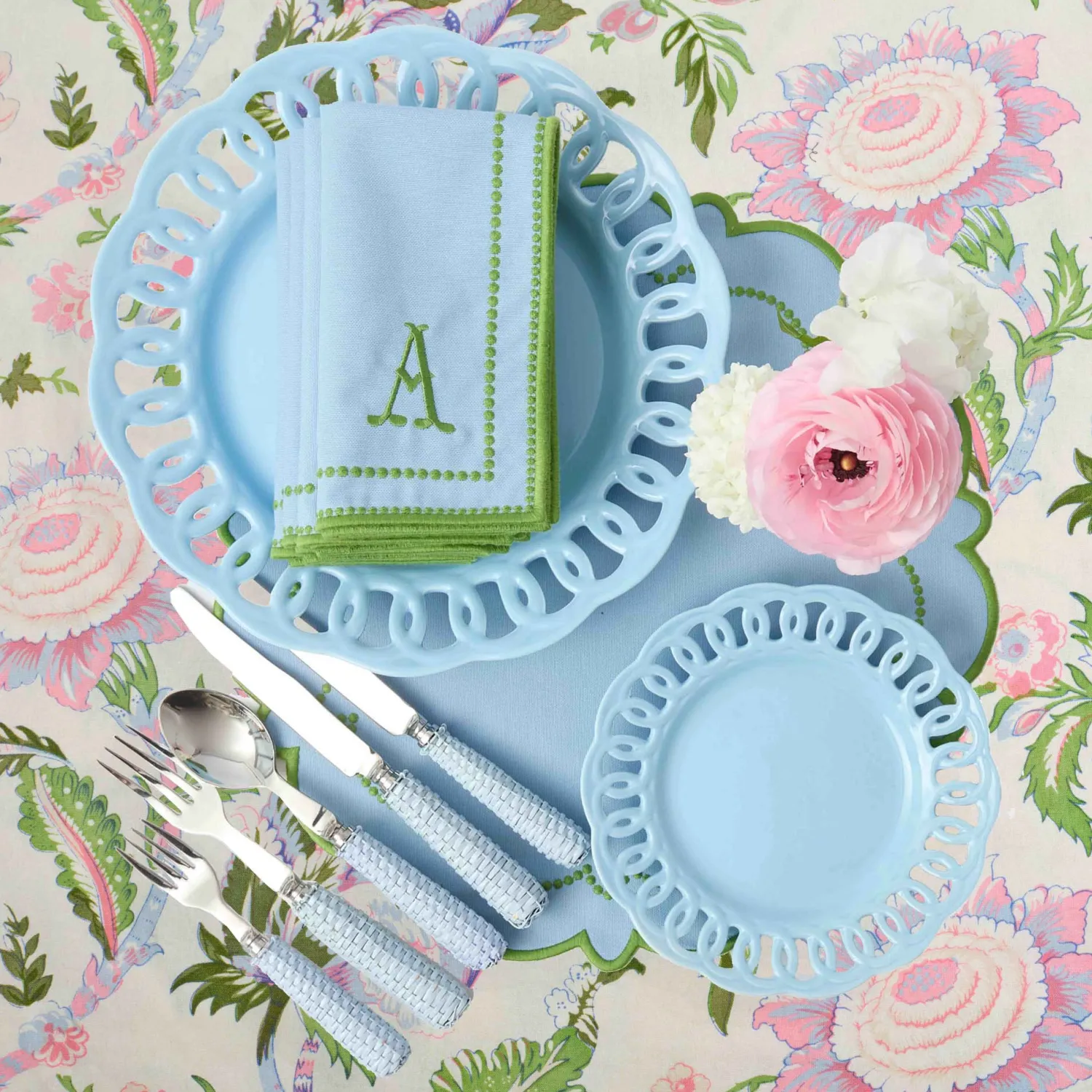 Mrs. Alice Soft Blue Lace Dinner & Starter Plates (Set of 8)< Summer Crockery | Crockery Sets