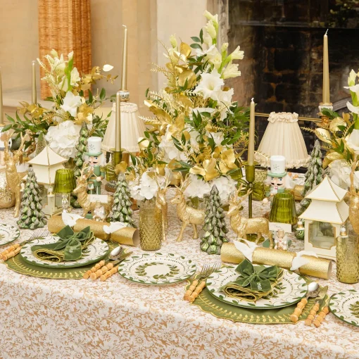 Mrs. Alice Swan Lake Decoration Set< Christmas Decorations