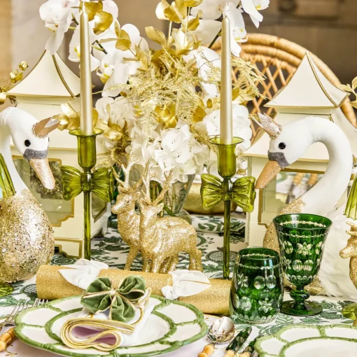 Mrs. Alice Swan Lake Decoration Set< Christmas Decorations