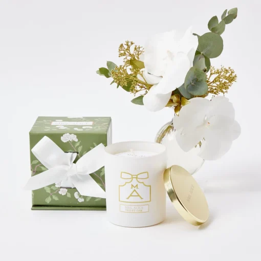 Mrs. Alice Velvet Oak Scented Candle< Candles | Scented Candles