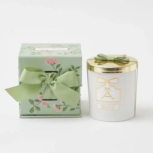 Mrs. Alice Velvet Oak Scented Candle< Candles | Scented Candles
