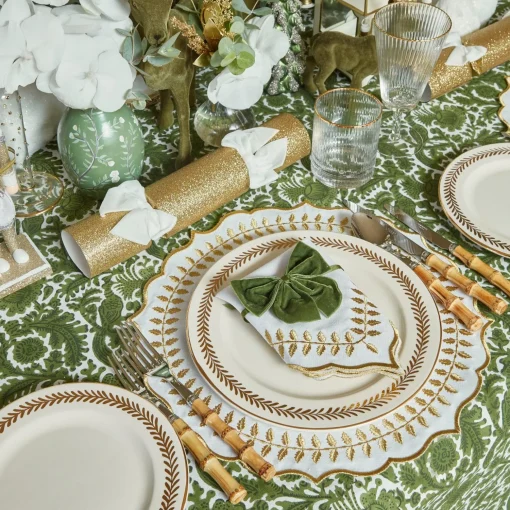 Mrs. Alice White & Gold Laurel Placemats & Napkins (Set of 4)< Table Linen Sets