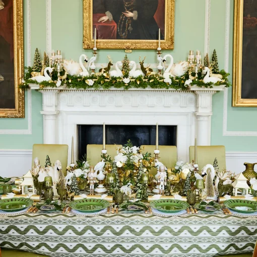 Mrs. Alice White & Gold Laurel Placemats (Set of 4)< Placemats