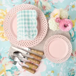 Mrs. Alice White Rectangular Scalloped Rattan Placemats (Set of 4)< Summer Table Linen | Placemats